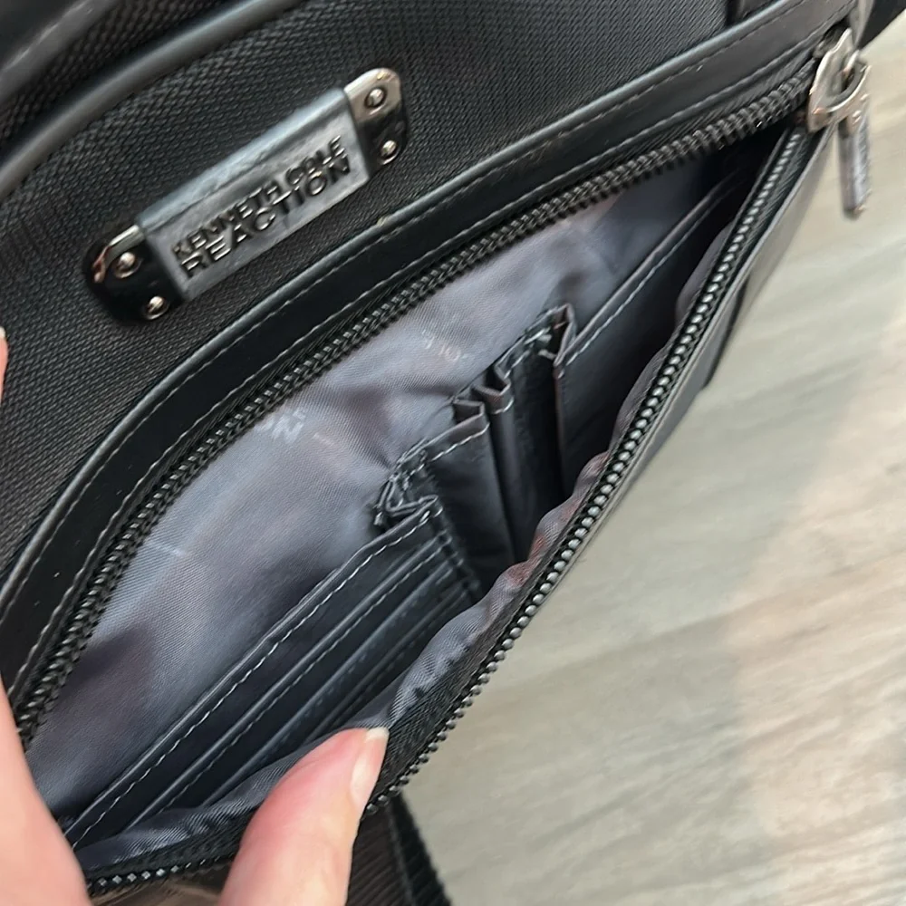 Kenneth Cole Tablet/Laptop Travel Bag